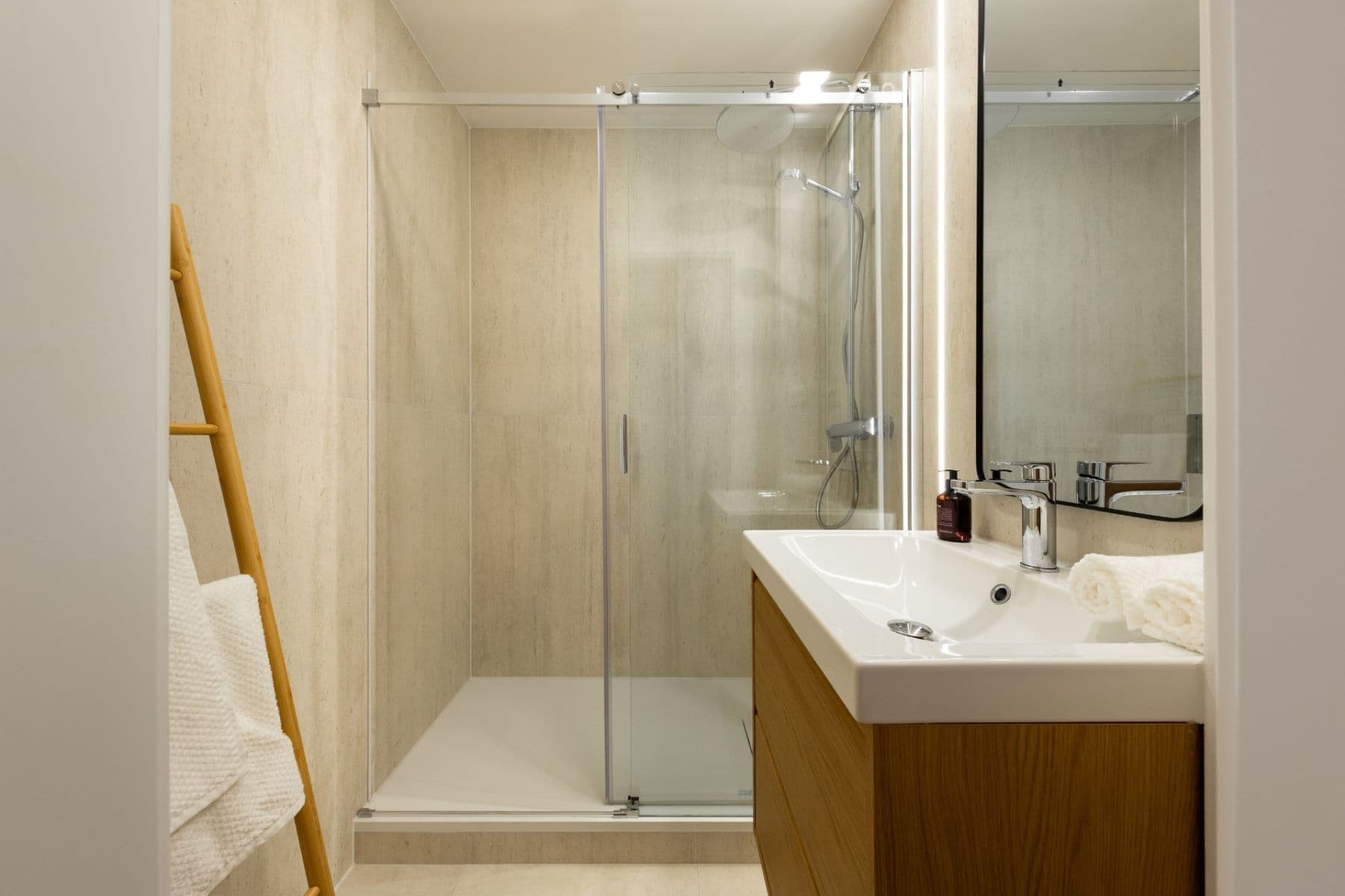 Prodej bytu 2+1 53 m², Ožvoldíkova, Dúbravka, Bratislavský kraj Prodej bytu 2+1 53 m², Ožvoldíkova, Dúbravka, Bratislavský kraj