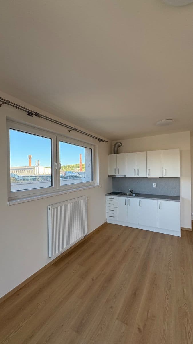 Pronájem bytu 1+kk 32 m², Poděbradská, Praha, Praha Pronájem bytu 1+kk 32 m², Poděbradská, Praha, Praha