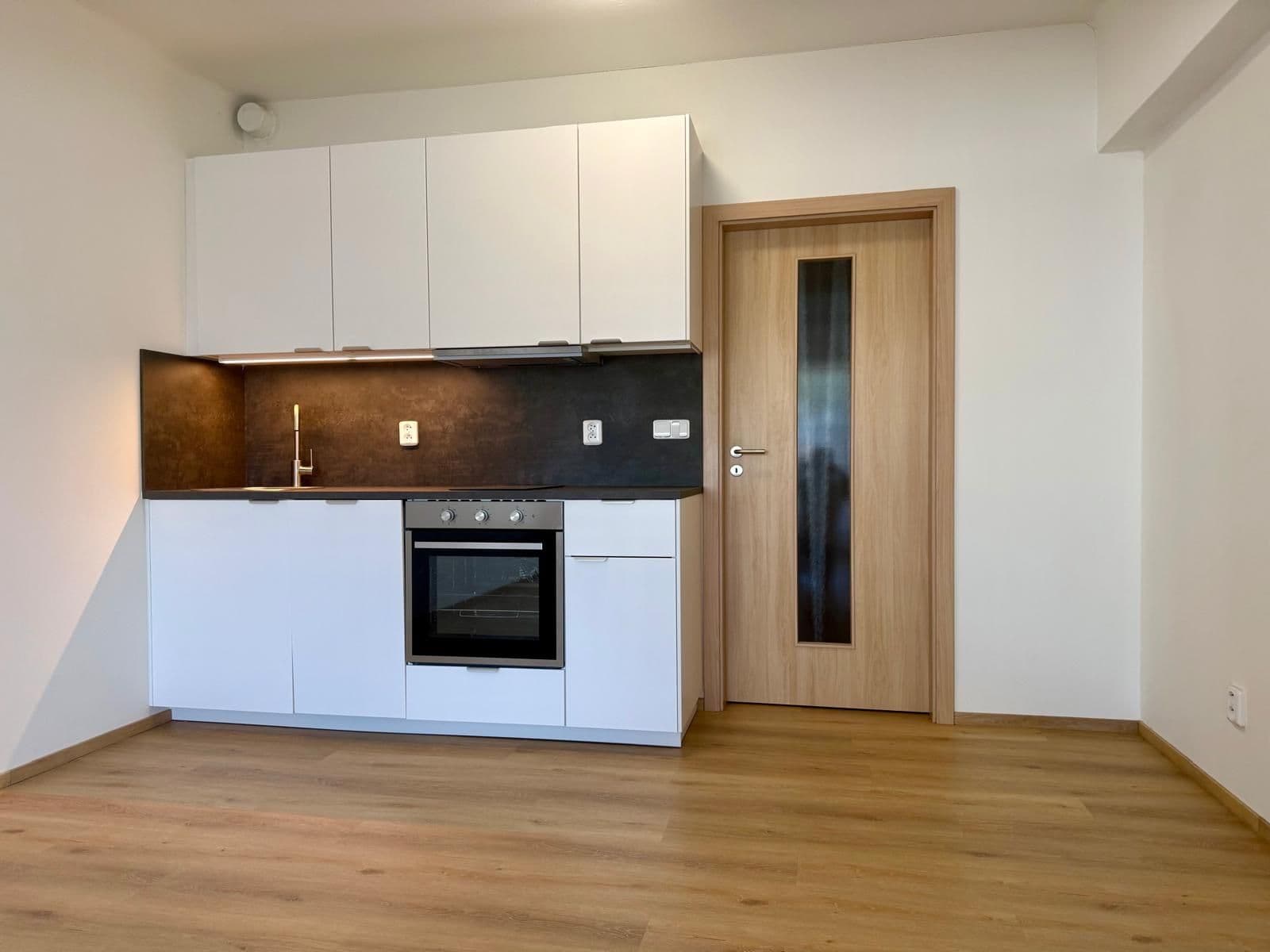 Pronájem bytu 1+kk 34 m², Mochovská, Praha, Praha Pronájem bytu 1+kk 34 m², Mochovská, Praha, Praha