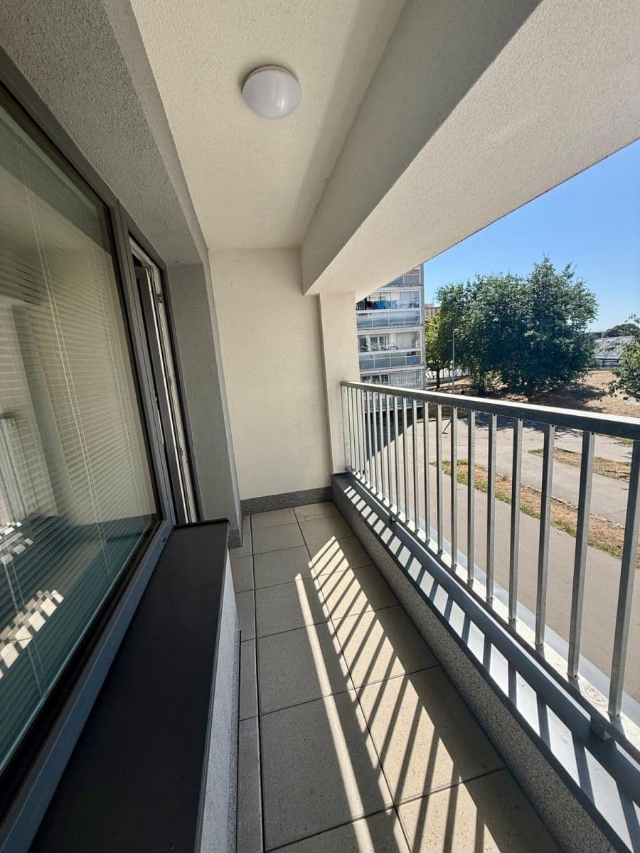 Pronájem bytu 1+kk 34 m², Mochovská, Praha, Praha Pronájem bytu 1+kk 34 m², Mochovská, Praha, Praha