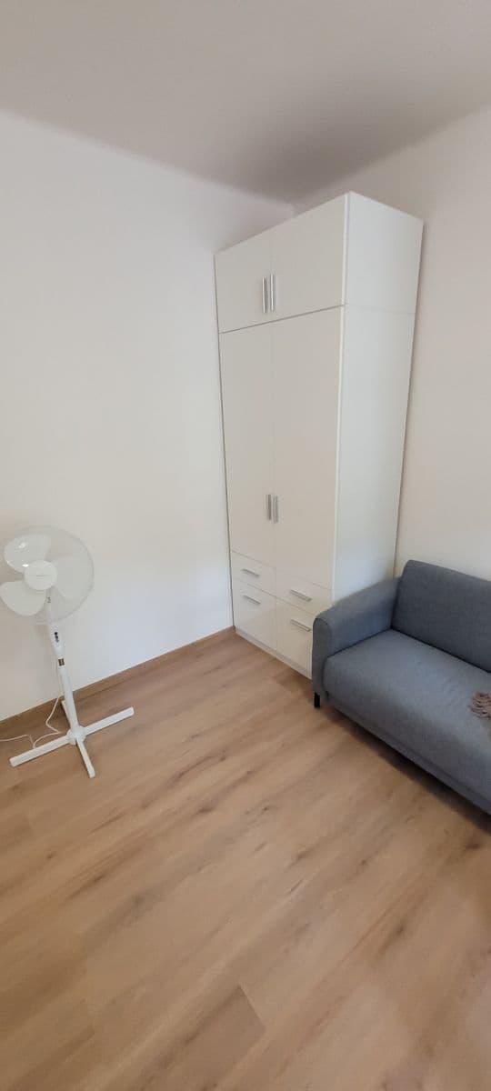 Pronájem bytu Garsoniéra 23 m², Herlianska, Ružinov, Bratislavský kraj Pronájem bytu Garsoniéra 23 m², Herlianska, Ružinov, Bratislavský kraj