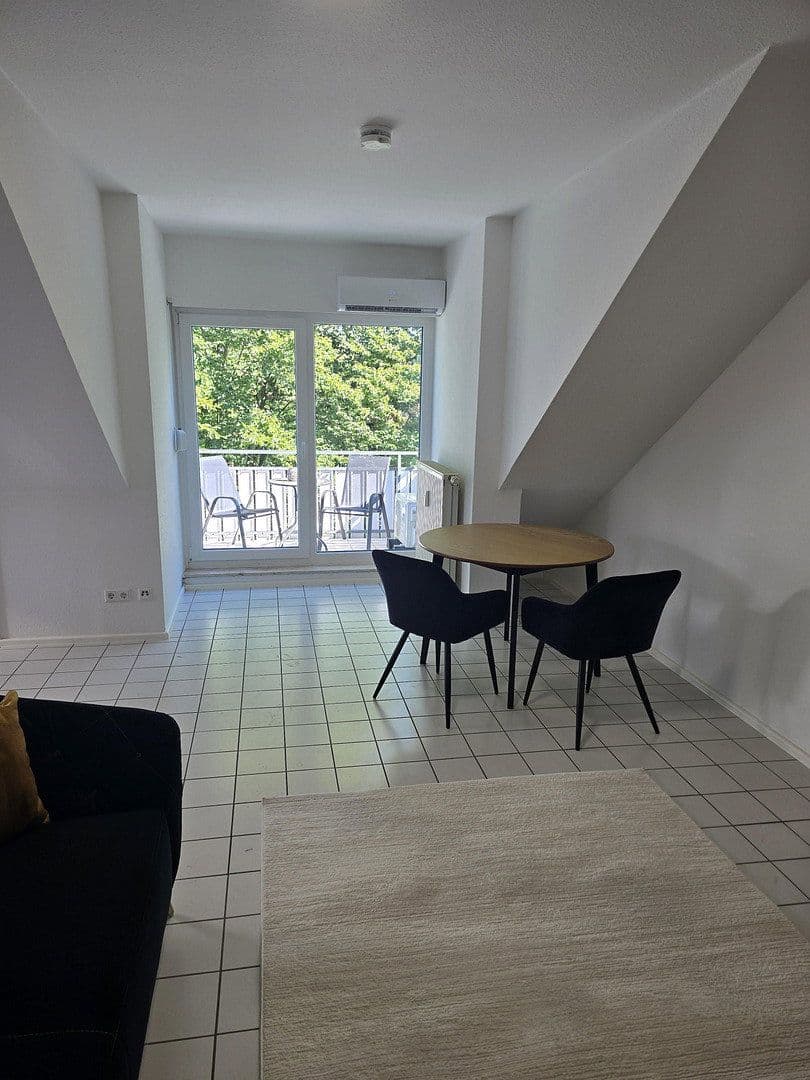 Pronájem bytu 1+1 40 m², Kornblumenstraße 6, Öhringen, Bádensko-Württembersko Pronájem bytu 1+1 40 m², Kornblumenstraße 6, Öhringen, Bádensko-Württembersko