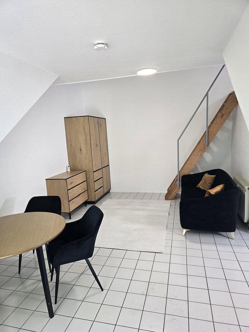 Pronájem bytu 1+1 40 m², Kornblumenstraße 6, Öhringen, Bádensko-Württembersko Pronájem bytu 1+1 40 m², Kornblumenstraße 6, Öhringen, Bádensko-Württembersko