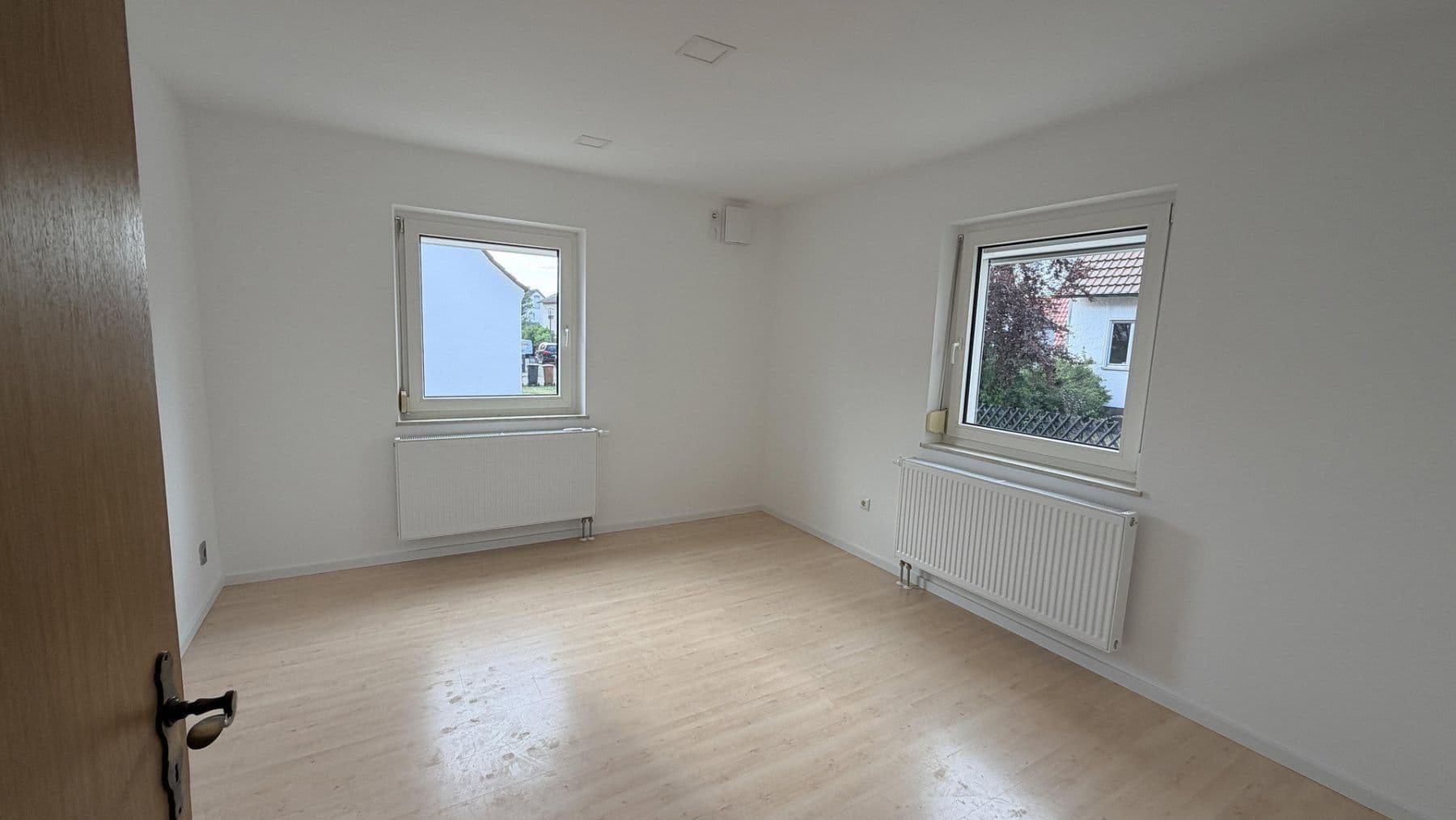 Pronájem bytu 3+1 70 m², Uttenreuth, Bavorsko Pronájem bytu 3+1 70 m², Uttenreuth, Bavorsko
