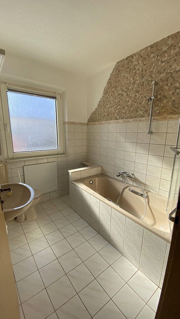 Pronájem bytu 3+1 70 m², Uttenreuth, Bavorsko Pronájem bytu 3+1 70 m², Uttenreuth, Bavorsko