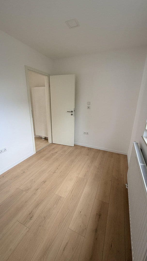 Pronájem bytu 3+1 70 m², Uttenreuth, Bavorsko Pronájem bytu 3+1 70 m², Uttenreuth, Bavorsko