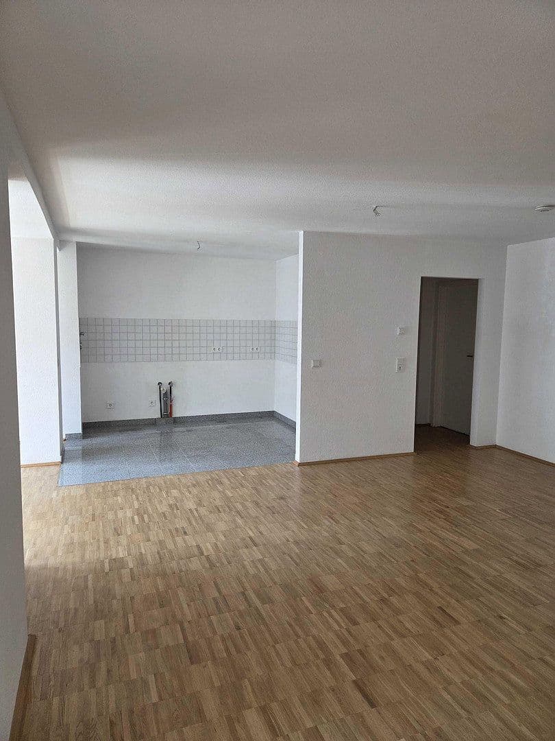 Prodej bytu 2+1 70 m², Julie-Pöhler-Straße 8, Crailsheim, Bádensko-Württembersko Prodej bytu 2+1 70 m², Julie-Pöhler-Straße 8, Crailsheim, Bádensko-Württembersko