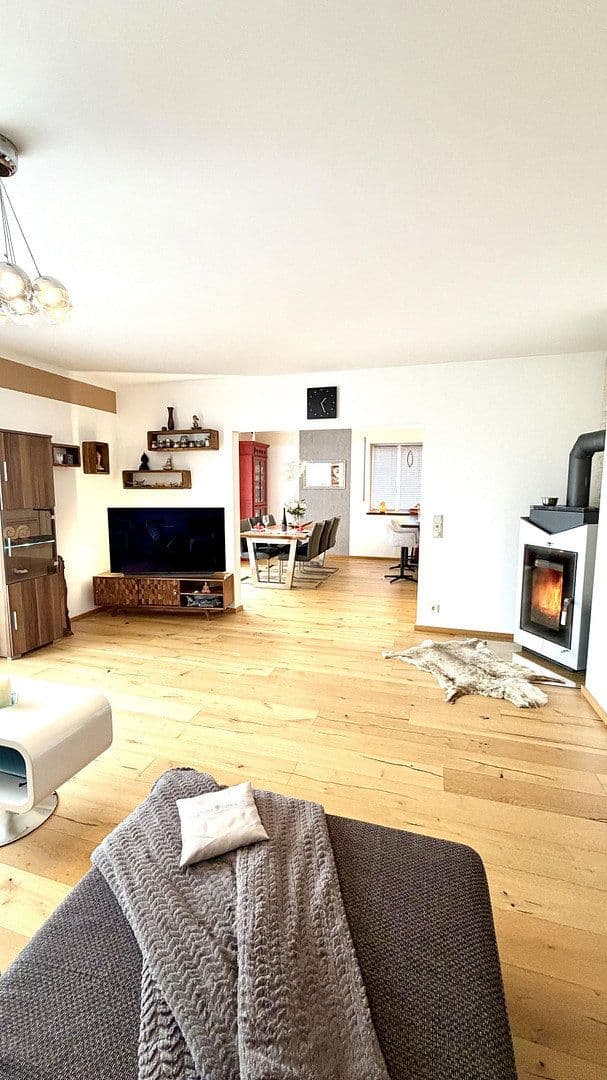 Prodej domu 265 m², pozemek 1.029 m², Osterhofen, Bavorsko Prodej domu 265 m², pozemek 1.029 m², Osterhofen, Bavorsko
