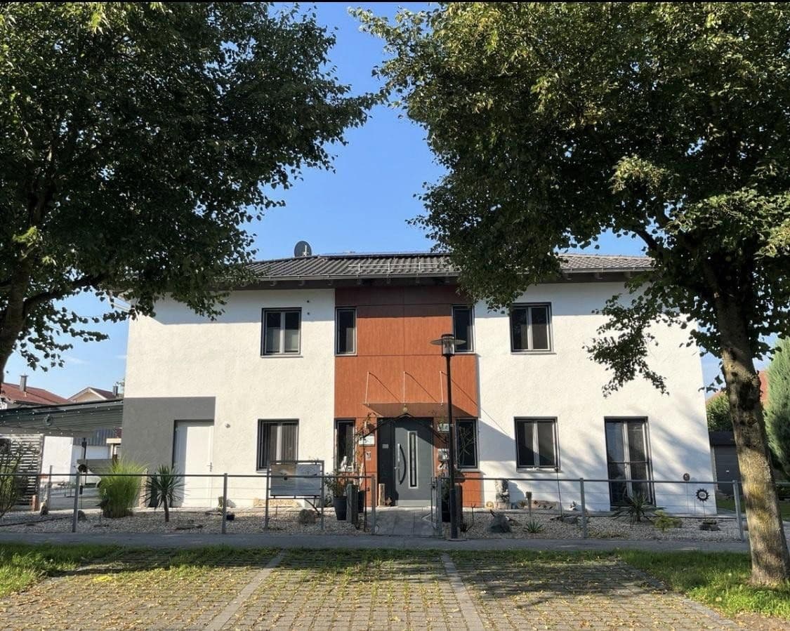 Prodej domu 265 m², pozemek 1.029 m², Osterhofen, Bavorsko Prodej domu 265 m², pozemek 1.029 m², Osterhofen, Bavorsko