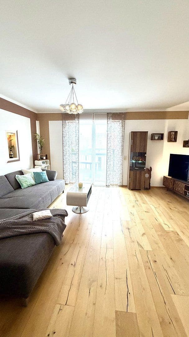 Prodej domu 265 m², pozemek 1.029 m², Osterhofen, Bavorsko Prodej domu 265 m², pozemek 1.029 m², Osterhofen, Bavorsko