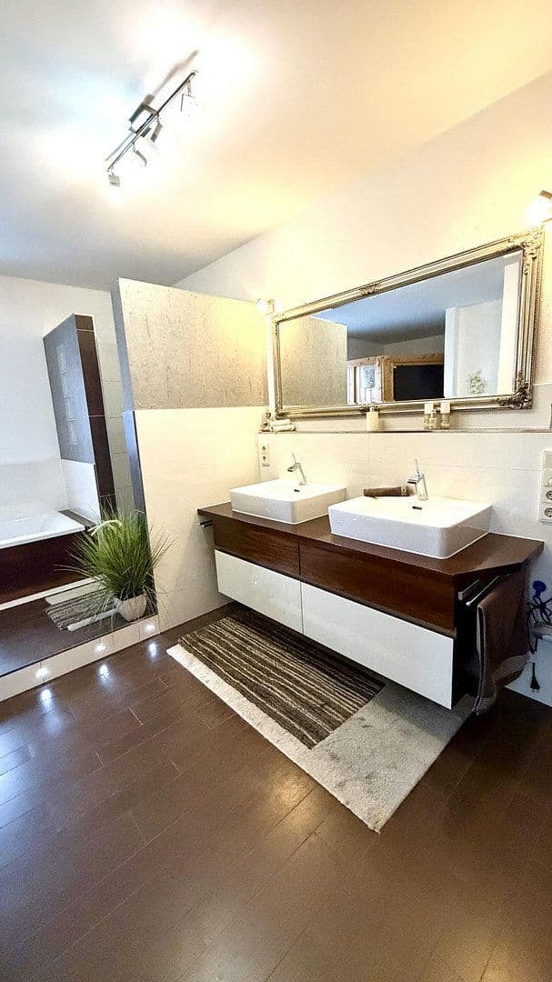 Prodej domu 265 m², pozemek 1.029 m², Osterhofen, Bavorsko Prodej domu 265 m², pozemek 1.029 m², Osterhofen, Bavorsko