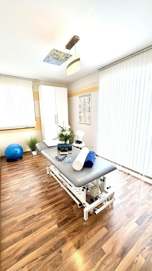 Prodej domu 265 m², pozemek 1.029 m², Osterhofen, Bavorsko Prodej domu 265 m², pozemek 1.029 m², Osterhofen, Bavorsko