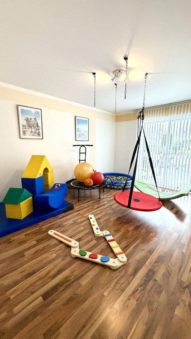 Prodej domu 265 m², pozemek 1.029 m², Osterhofen, Bavorsko Prodej domu 265 m², pozemek 1.029 m², Osterhofen, Bavorsko