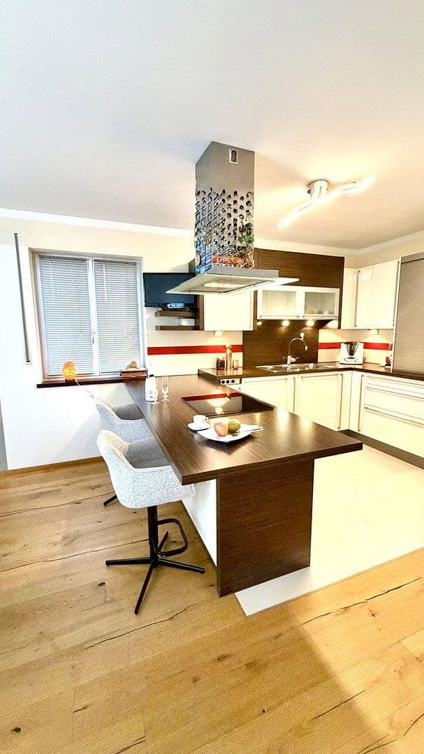 Prodej domu 265 m², pozemek 1.029 m², Osterhofen, Bavorsko Prodej domu 265 m², pozemek 1.029 m², Osterhofen, Bavorsko