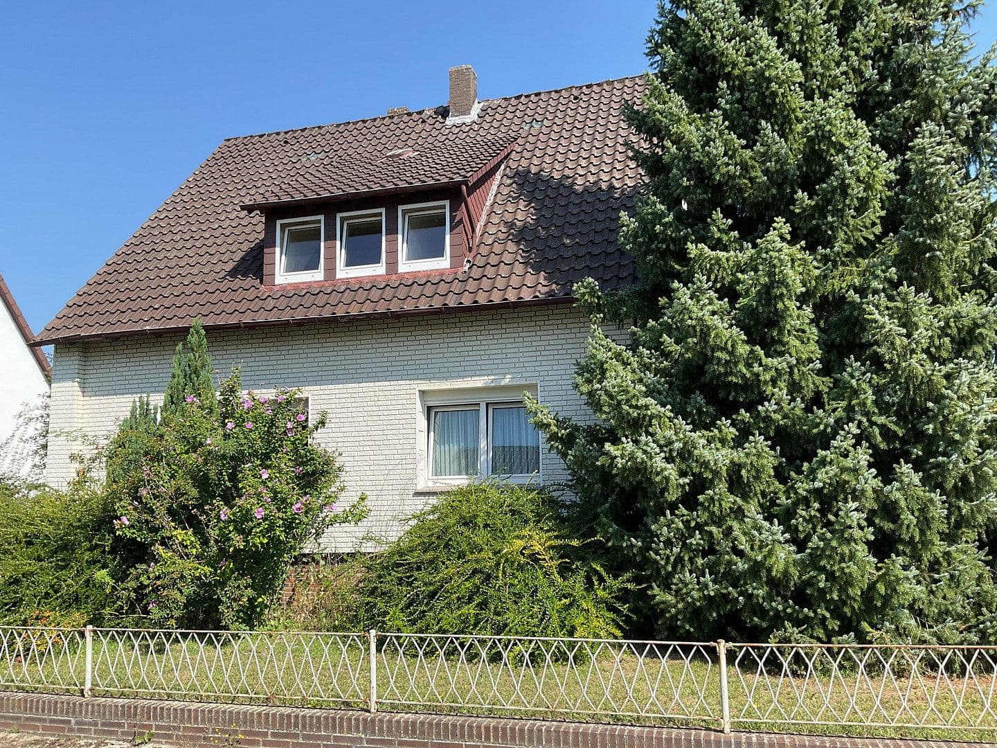 Prodej domu 120 m², pozemek 678 m², Algermissen, Dolní Sasko Prodej domu 120 m², pozemek 678 m², Algermissen, Dolní Sasko