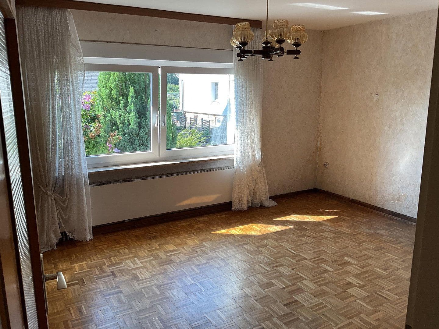 Prodej domu 120 m², pozemek 678 m², Algermissen, Dolní Sasko Prodej domu 120 m², pozemek 678 m², Algermissen, Dolní Sasko
