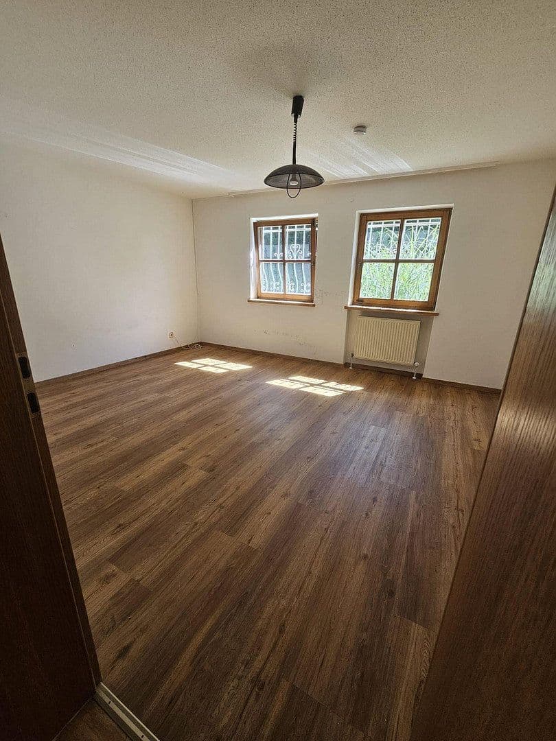 Prodej bytu 4+1 160 m², Tannenweg 8, Bad Griesbach i.Rottal, Bavorsko Prodej bytu 4+1 160 m², Tannenweg 8, Bad Griesbach i.Rottal, Bavorsko