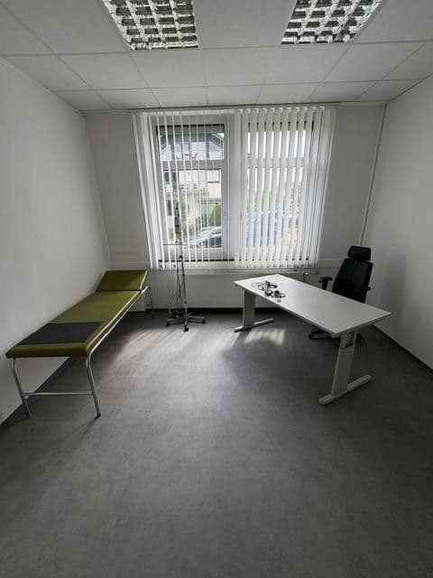 Pronájem kanceláře 120 m², Schubertstrasse 32, Neu-Anspach, Hessen Pronájem kanceláře 120 m², Schubertstrasse 32, Neu-Anspach, Hessen
