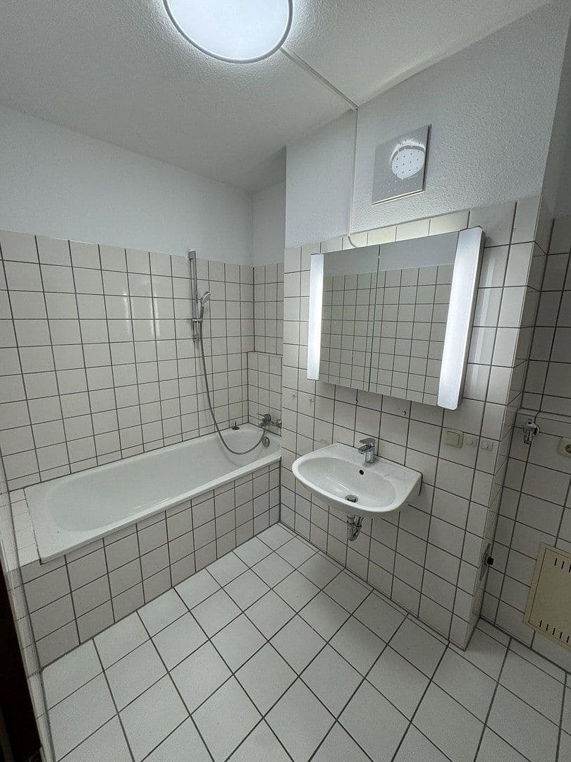 Pronájem bytu 3+kk 82 m², Badstr. 2, Pfullingen, Bádensko-Württembersko Pronájem bytu 3+kk 82 m², Badstr. 2, Pfullingen, Bádensko-Württembersko