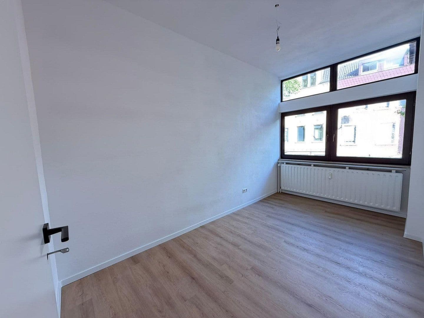Pronájem bytu 6+1 108 m², Westliche Karl-Friedrich-Straße 344, Pforzheim, Bádensko-Württembersko Pronájem bytu 6+1 108 m², Westliche Karl-Friedrich-Straße 344, Pforzheim, Bádensko-Württembersko