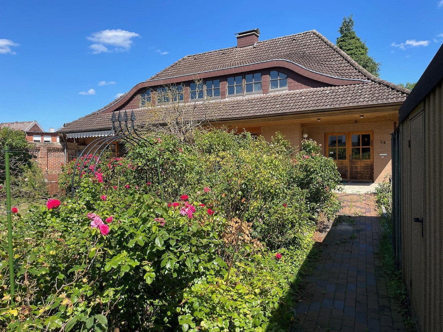 Prodej domu 143 m², pozemek 779 m², Nienburg/Weser, Dolní Sasko Prodej domu 143 m², pozemek 779 m², Nienburg/Weser, Dolní Sasko