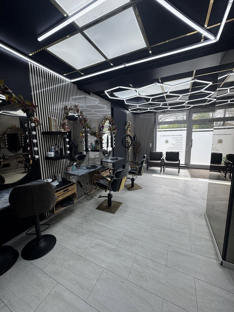 Prodej domu 399 m², pozemek 419 m², Essen, Severní Porýní-Vestfálsko Prodej domu 399 m², pozemek 419 m², Essen, Severní Porýní-Vestfálsko