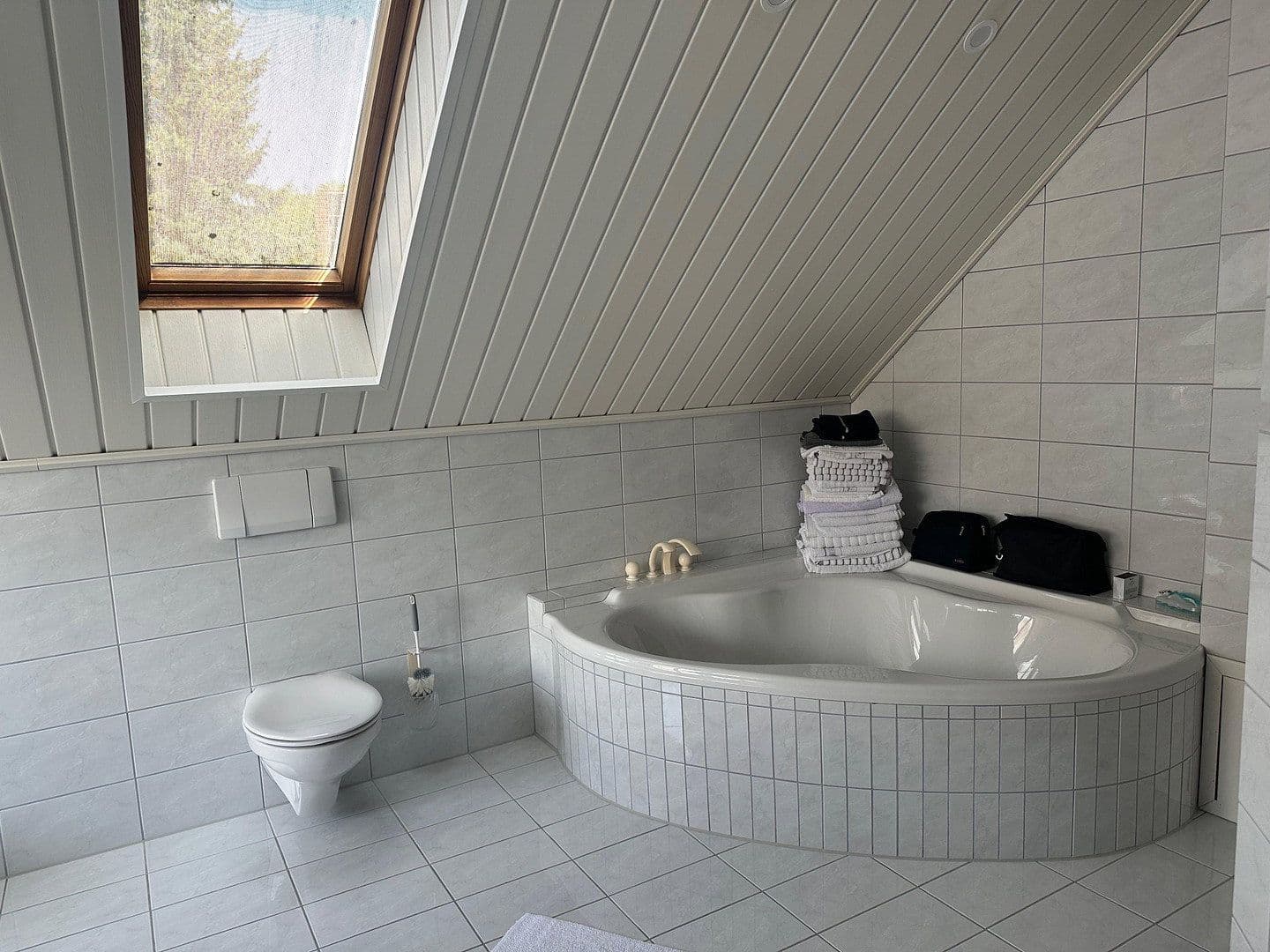 Prodej domu 231 m², pozemek 661 m², Karlsruhe, Bádensko-Württembersko Prodej domu 231 m², pozemek 661 m², Karlsruhe, Bádensko-Württembersko