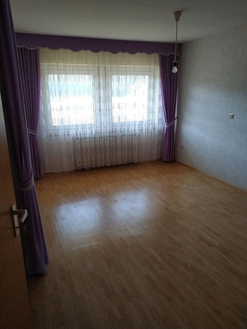 Prodej domu 237 m², pozemek 980 m², Furtwangen im Schwarzwald, Bádensko-Württembersko Prodej domu 237 m², pozemek 980 m², Furtwangen im Schwarzwald, Bádensko-Württembersko