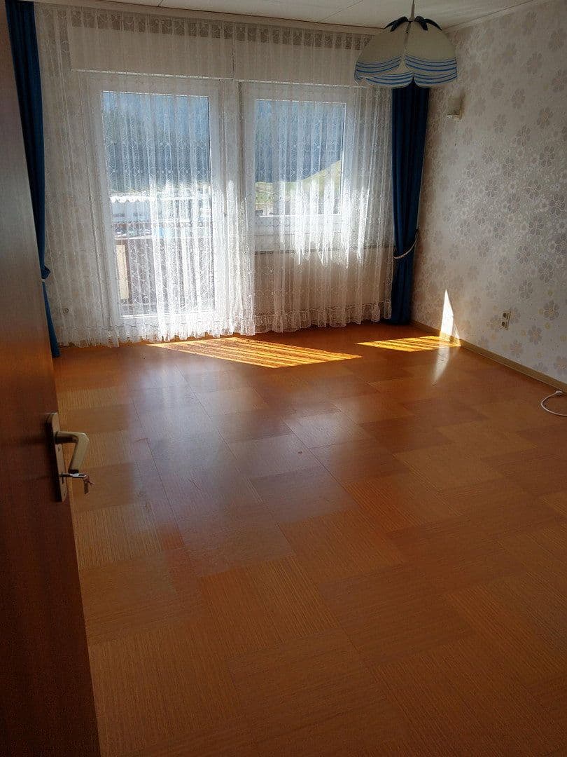 Prodej domu 237 m², pozemek 980 m², Furtwangen im Schwarzwald, Bádensko-Württembersko Prodej domu 237 m², pozemek 980 m², Furtwangen im Schwarzwald, Bádensko-Württembersko