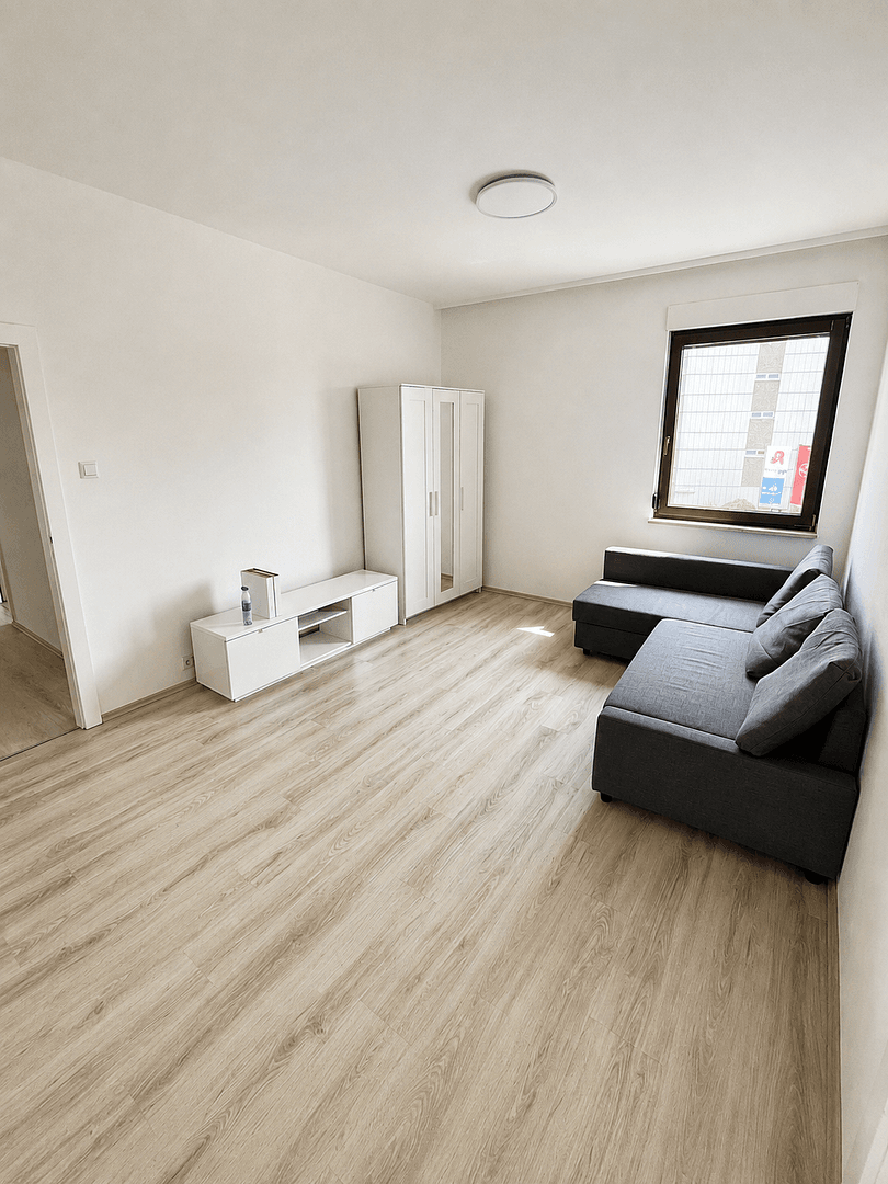 Pronájem bytu 3+1 64 m², Von-der-Tann-Straße 156, Nürnberg, Bavorsko Pronájem bytu 3+1 64 m², Von-der-Tann-Straße 156, Nürnberg, Bavorsko