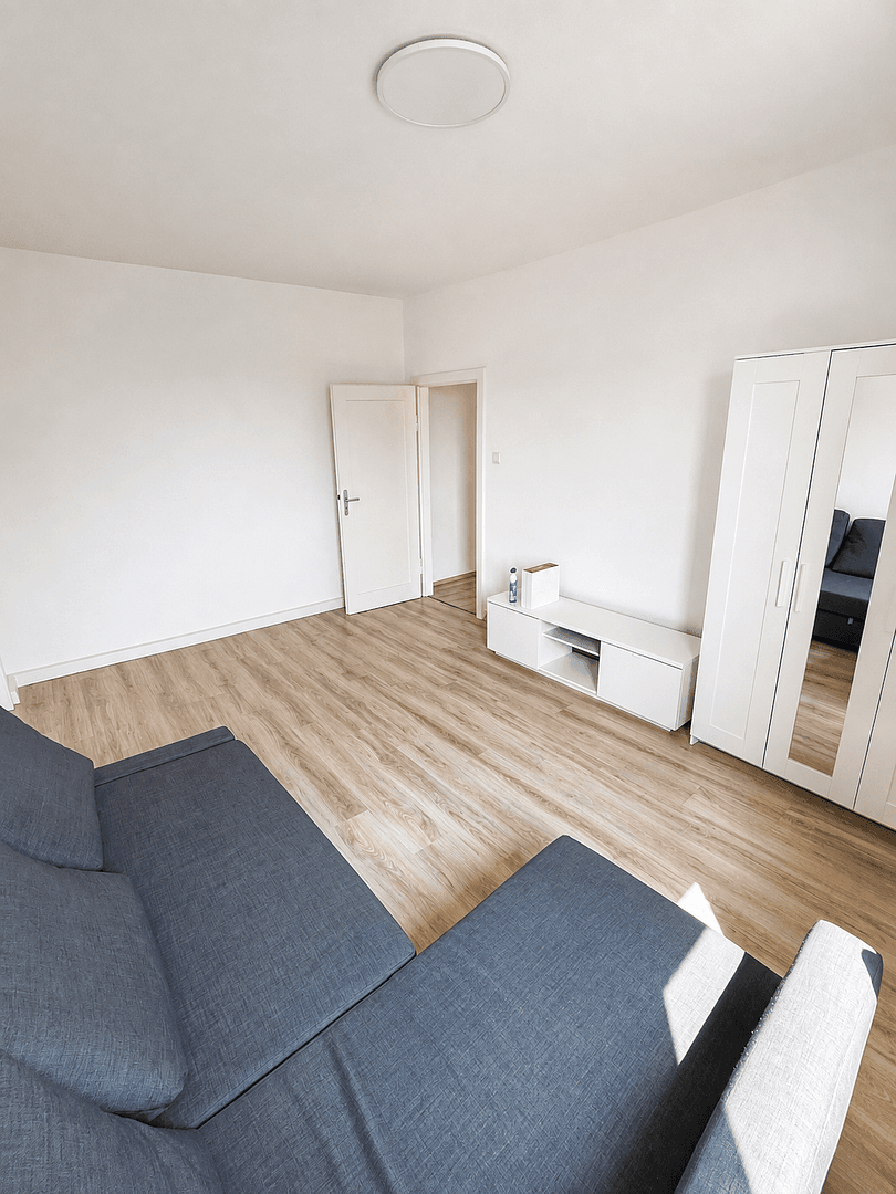 Pronájem bytu 3+1 64 m², Von-der-Tann-Straße 156, Nürnberg, Bavorsko Pronájem bytu 3+1 64 m², Von-der-Tann-Straße 156, Nürnberg, Bavorsko