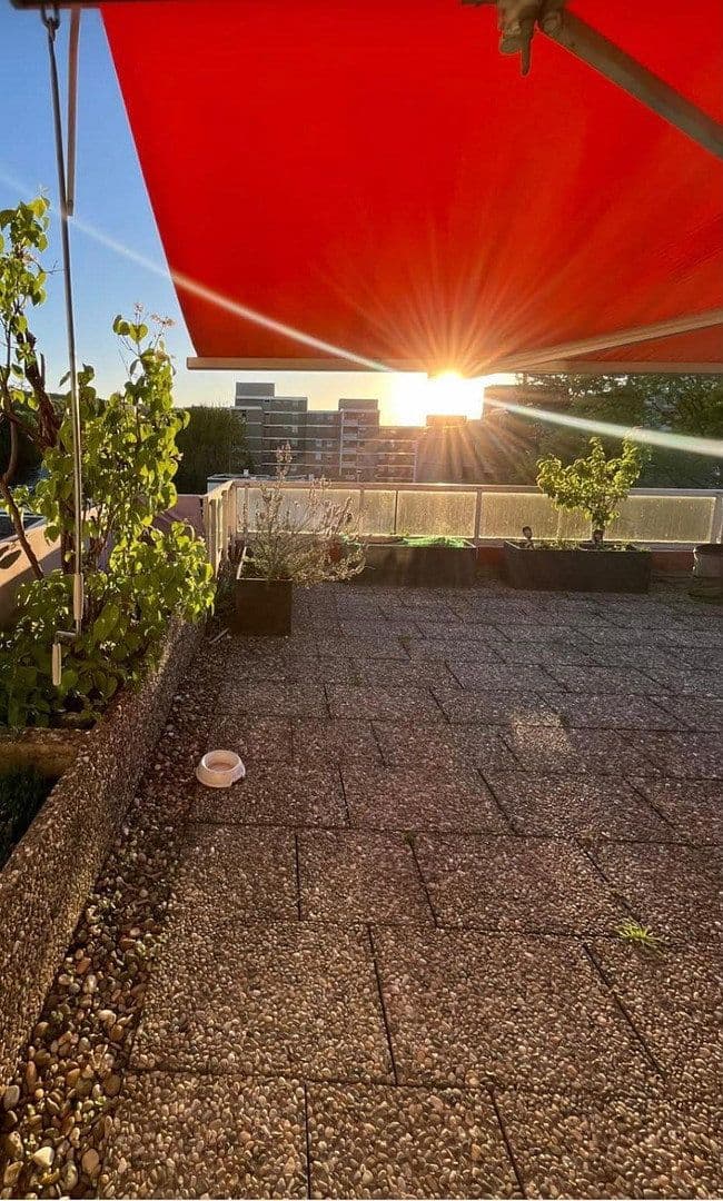 Pronájem bytu 2+kk 92 m², Lindenweg 11, Leinfelden-Echterdingen, Bádensko-Württembersko Pronájem bytu 2+kk 92 m², Lindenweg 11, Leinfelden-Echterdingen, Bádensko-Württembersko