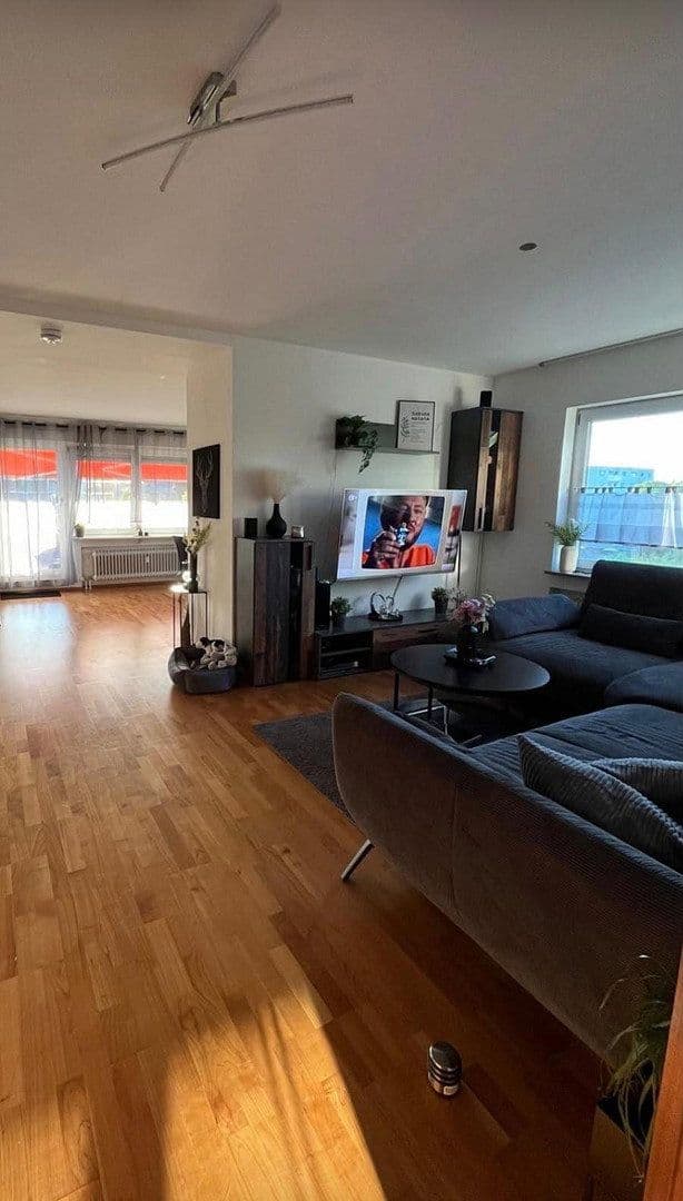 Pronájem bytu 2+kk 92 m², Lindenweg 11, Leinfelden-Echterdingen, Bádensko-Württembersko Pronájem bytu 2+kk 92 m², Lindenweg 11, Leinfelden-Echterdingen, Bádensko-Württembersko
