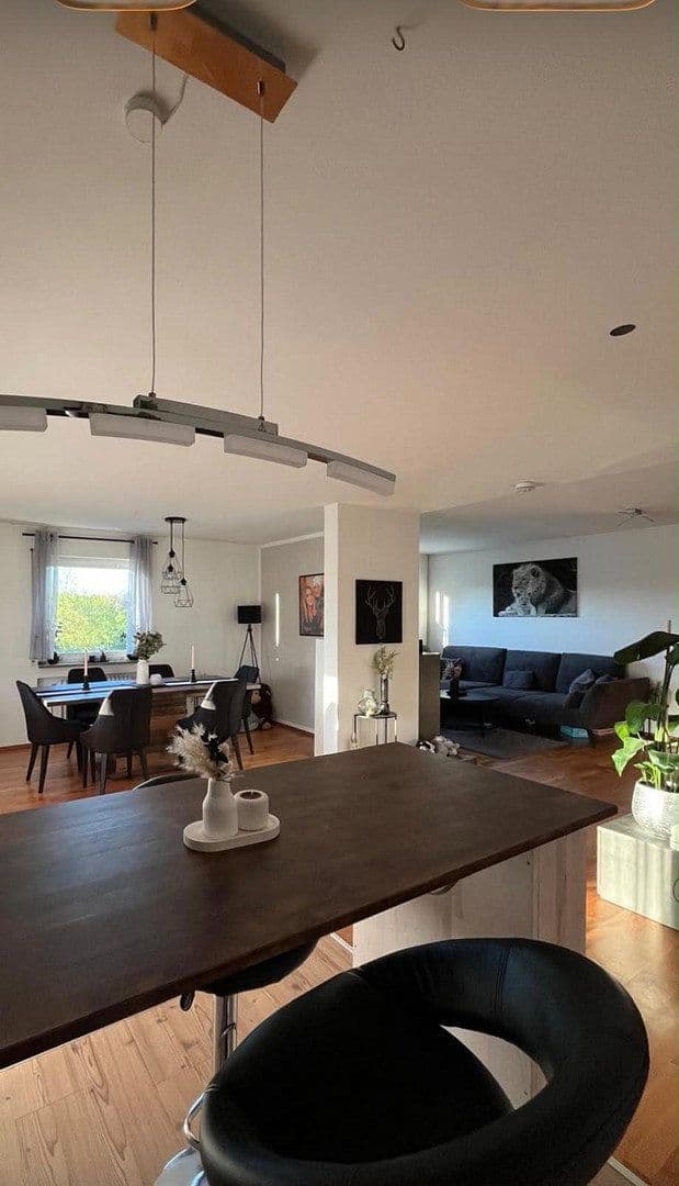 Pronájem bytu 2+kk 92 m², Lindenweg 11, Leinfelden-Echterdingen, Bádensko-Württembersko Pronájem bytu 2+kk 92 m², Lindenweg 11, Leinfelden-Echterdingen, Bádensko-Württembersko