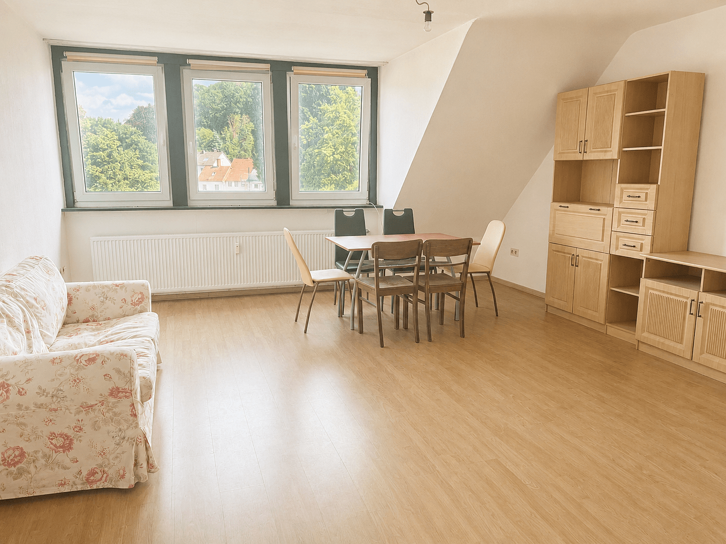 Prodej domu 483 m², pozemek 1.664 m², Lamspringe, Dolní Sasko Prodej domu 483 m², pozemek 1.664 m², Lamspringe, Dolní Sasko