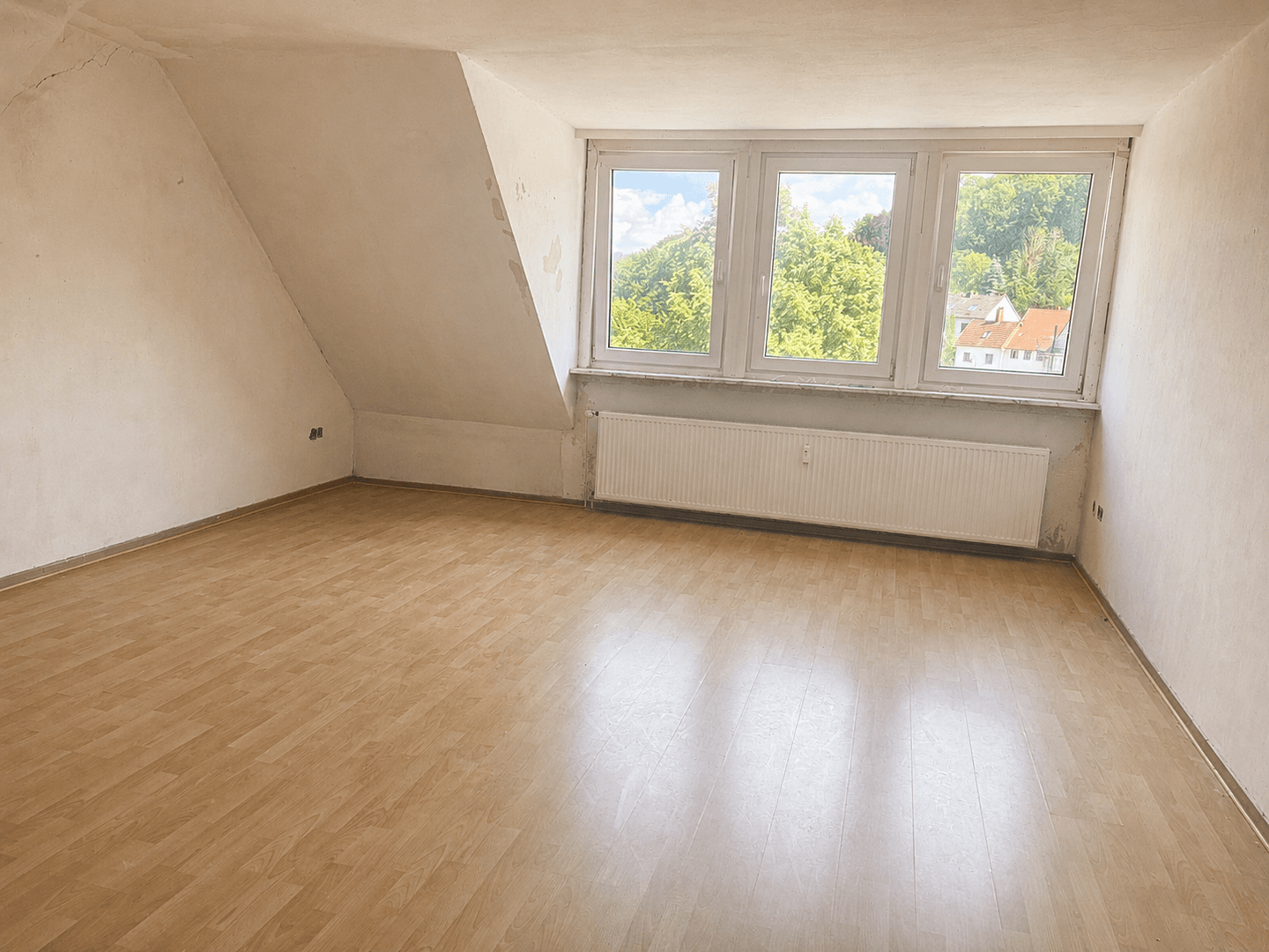 Prodej domu 483 m², pozemek 1.664 m², Lamspringe, Dolní Sasko Prodej domu 483 m², pozemek 1.664 m², Lamspringe, Dolní Sasko