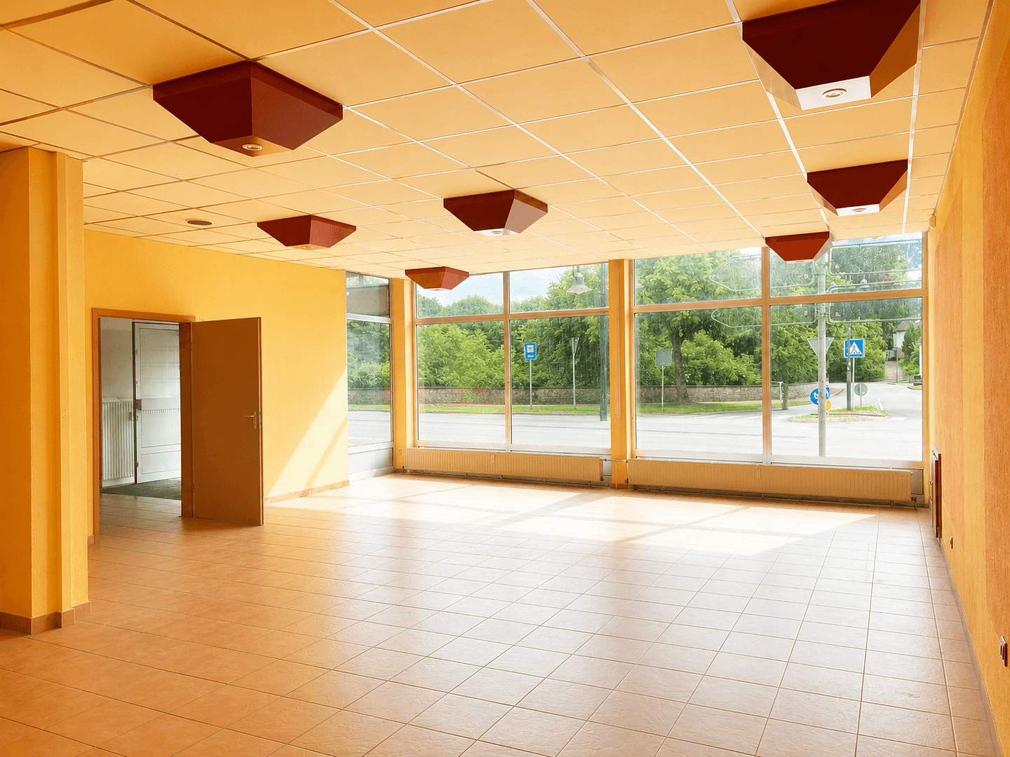 Prodej domu 483 m², pozemek 1.664 m², Lamspringe, Dolní Sasko Prodej domu 483 m², pozemek 1.664 m², Lamspringe, Dolní Sasko