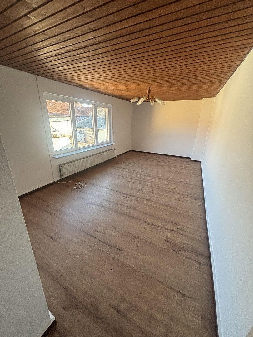 Pronájem domu 95 m², pozemek 157 m², Untere Bahnhofstraße 4, Worms, Porýní-Falc Pronájem domu 95 m², pozemek 157 m², Untere Bahnhofstraße 4, Worms, Porýní-Falc