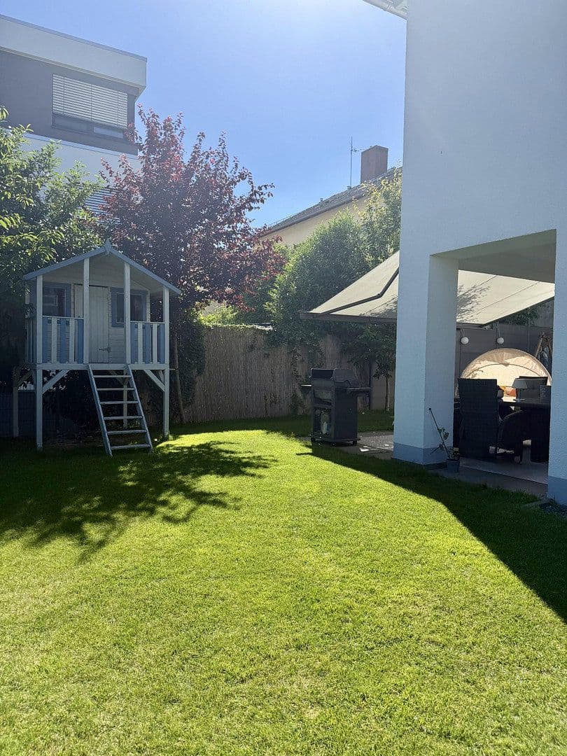 Prodej domu 262 m², pozemek 540 m², Hofheim am Taunus, Hessen Prodej domu 262 m², pozemek 540 m², Hofheim am Taunus, Hessen