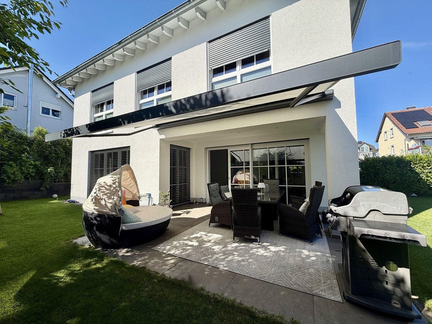 Prodej domu 262 m², pozemek 540 m², Hofheim am Taunus, Hessen Prodej domu 262 m², pozemek 540 m², Hofheim am Taunus, Hessen