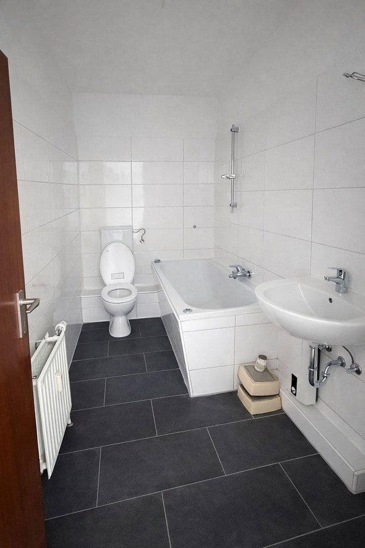 Pronájem bytu 4+1 106 m², Langerfelder Straße 115, Wuppertal, Severní Porýní-Vestfálsko Pronájem bytu 4+1 106 m², Langerfelder Straße 115, Wuppertal, Severní Porýní-Vestfálsko