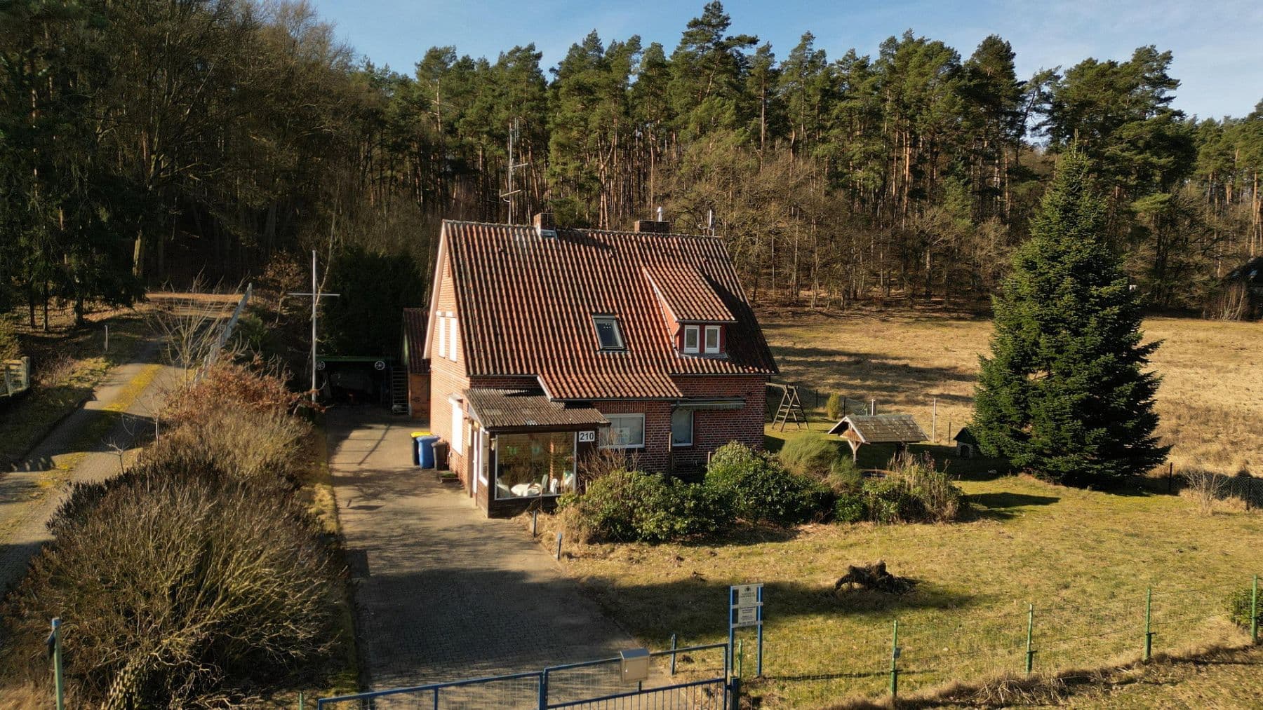 Prodej domu 136 m², pozemek 2.119 m², Elbuferstraße 210, Neu Darchau, Dolní Sasko Prodej domu 136 m², pozemek 2.119 m², Elbuferstraße 210, Neu Darchau, Dolní Sasko