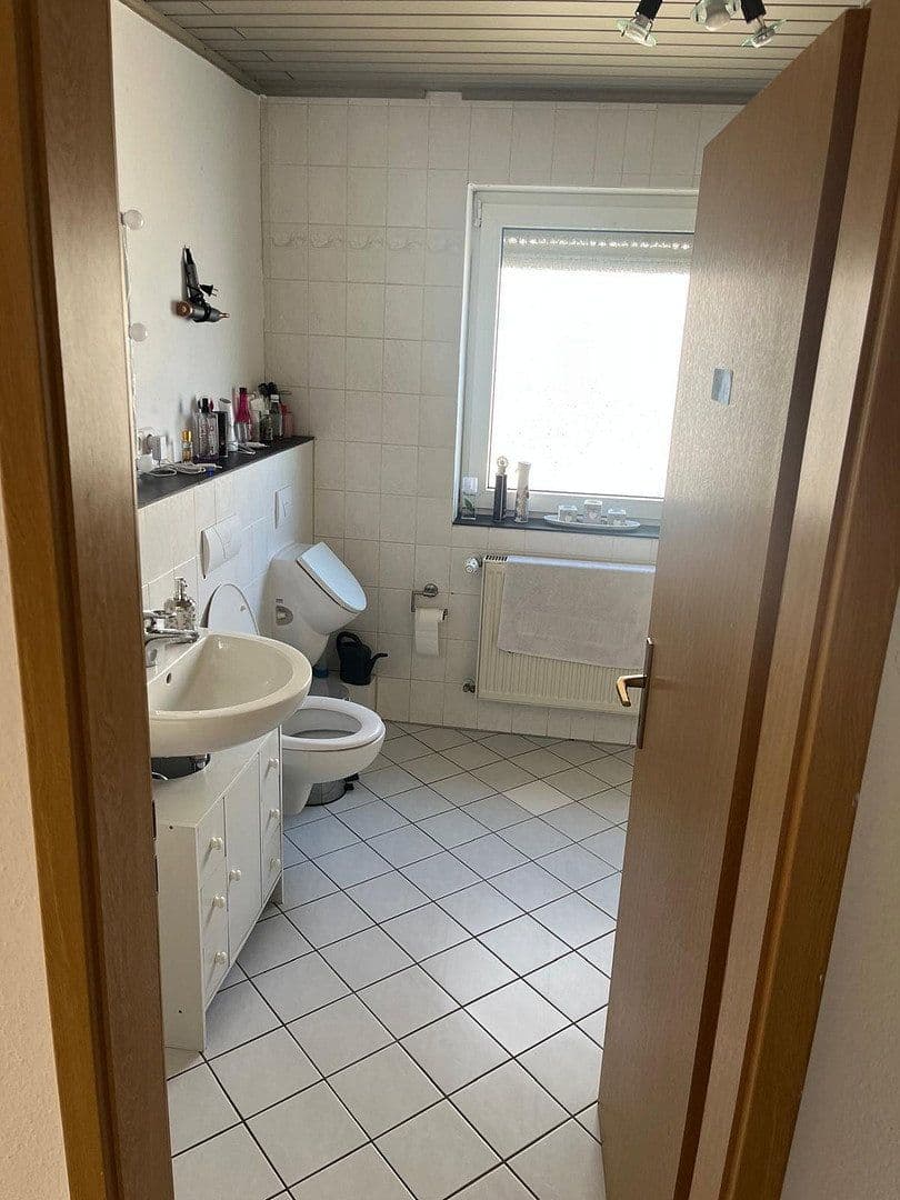 Pronájem bytu 3+1 85 m², Am Vogelsang 11a, Bornheim, Porýní-Falc Pronájem bytu 3+1 85 m², Am Vogelsang 11a, Bornheim, Porýní-Falc