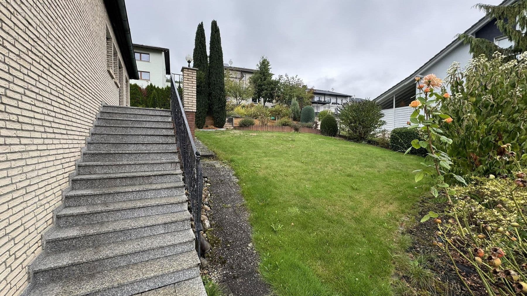 Prodej domu 180 m², pozemek 758 m², Wächtersbach, Hessen Prodej domu 180 m², pozemek 758 m², Wächtersbach, Hessen