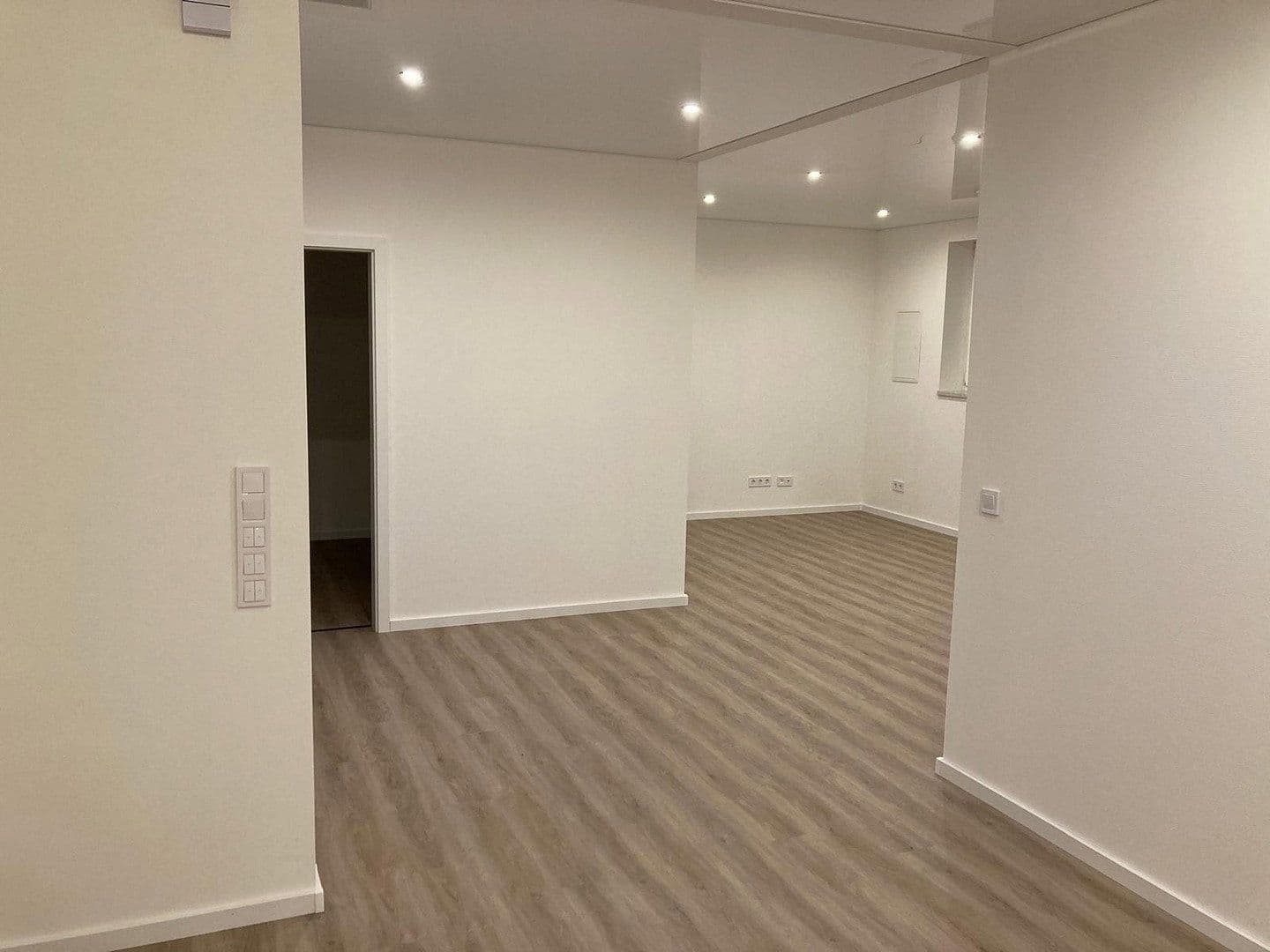 Pronájem nebytového prostoru 1.110 m², Siegen, Severní Porýní-Vestfálsko Pronájem nebytového prostoru 1.110 m², Siegen, Severní Porýní-Vestfálsko