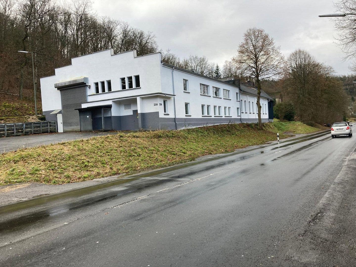 Pronájem nebytového prostoru 1.110 m², Siegen, Severní Porýní-Vestfálsko Pronájem nebytového prostoru 1.110 m², Siegen, Severní Porýní-Vestfálsko