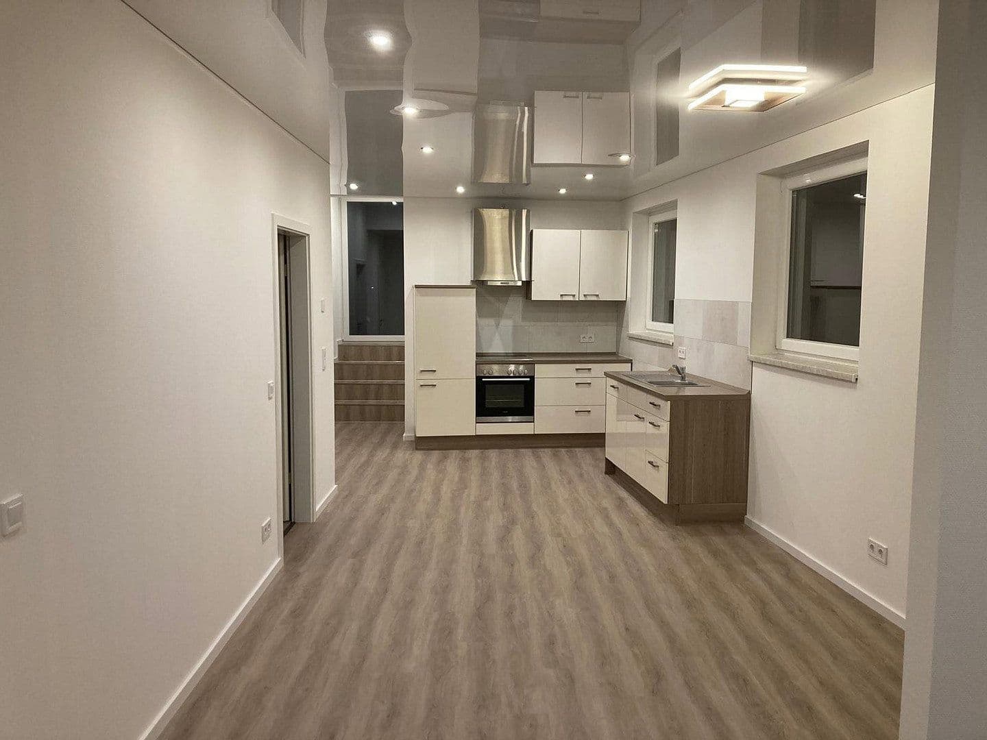 Pronájem nebytového prostoru 1.110 m², Siegen, Severní Porýní-Vestfálsko Pronájem nebytového prostoru 1.110 m², Siegen, Severní Porýní-Vestfálsko