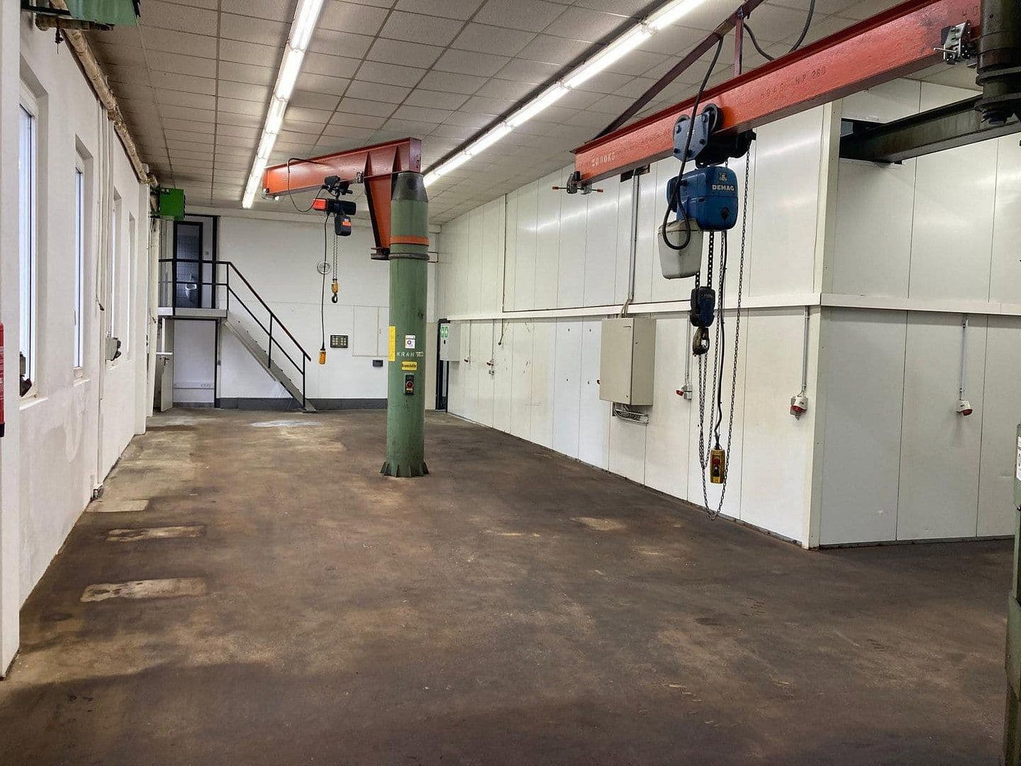 Pronájem nebytového prostoru 1.110 m², Siegen, Severní Porýní-Vestfálsko Pronájem nebytového prostoru 1.110 m², Siegen, Severní Porýní-Vestfálsko