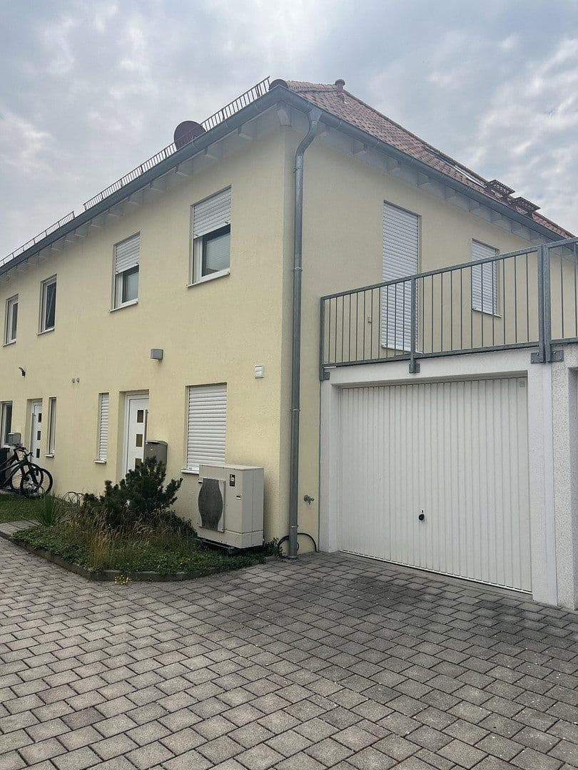 Prodej domu 142 m², pozemek 229 m², Germering, Bavorsko Prodej domu 142 m², pozemek 229 m², Germering, Bavorsko
