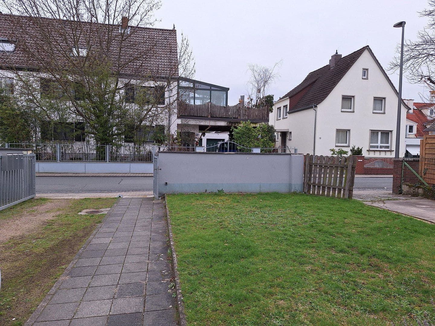 Prodej domu 220 m², pozemek 686 m², Mozartstraße 15, Griesheim, Hessen Prodej domu 220 m², pozemek 686 m², Mozartstraße 15, Griesheim, Hessen